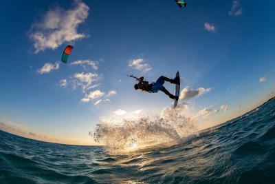 Dit is waarom kitesurfen zo mateloos populair is