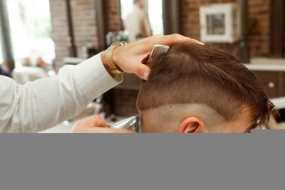 Mannen laten hun kapsel nu langer uitgroeien