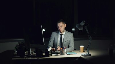Mannen zetten alles opzij om maandenlang locked in te gaan