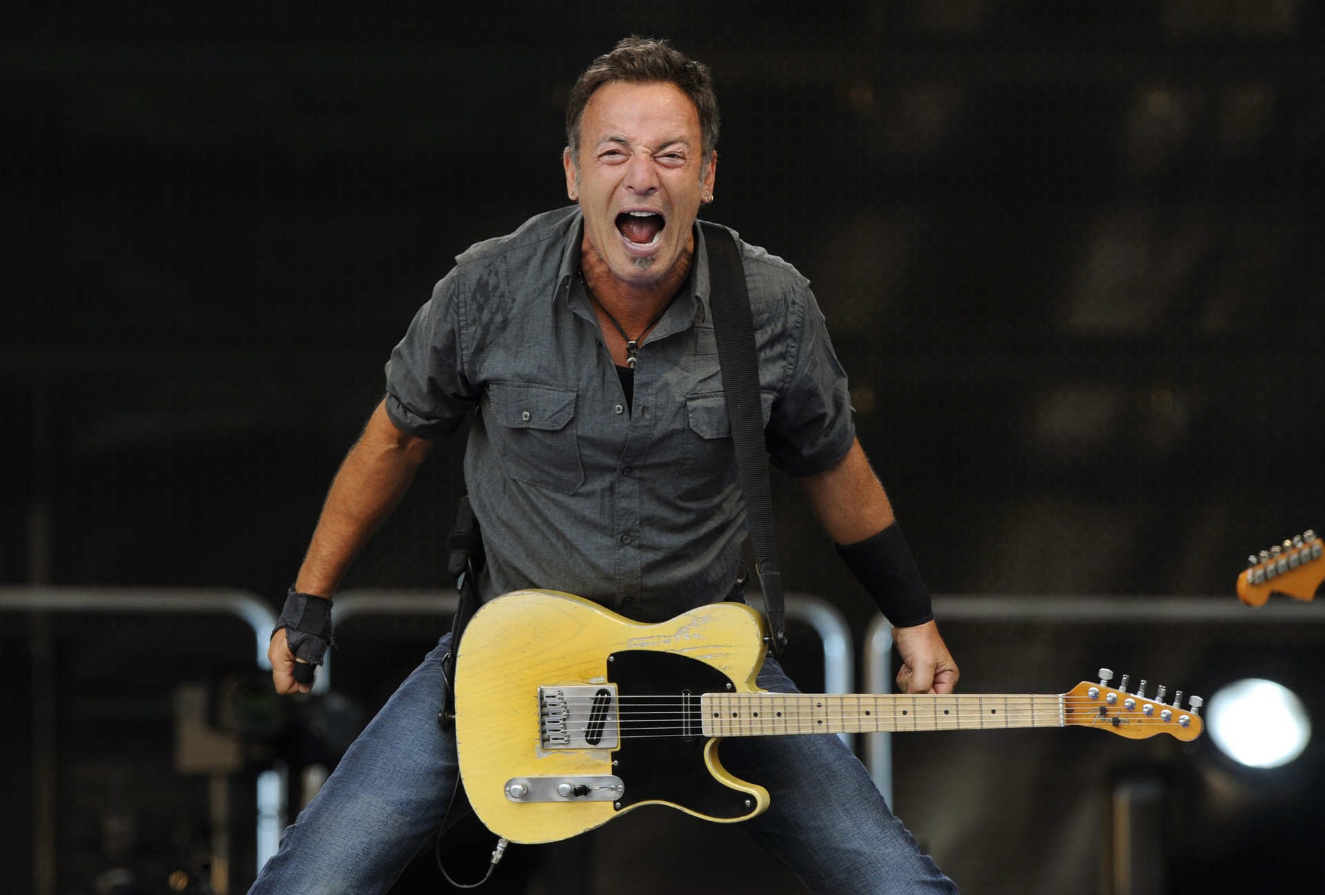 Bruce Springsteen zingt cover Royals