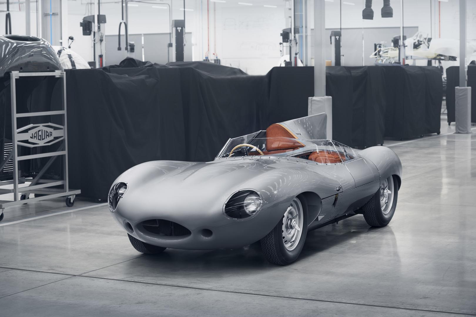 De prachtige Jaguar D-Type komt wederom in productie